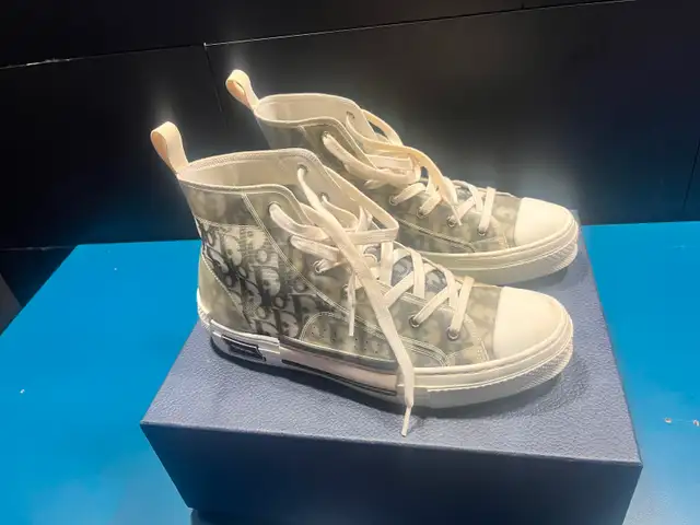 League High-Top SneakerWhite and Black Dior Oblique Canvas