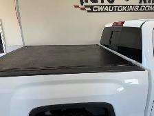 2016 GMC Sierra 1500 SLT-All Terrain / 4x4 / Crew Cab / Local - Photo 6