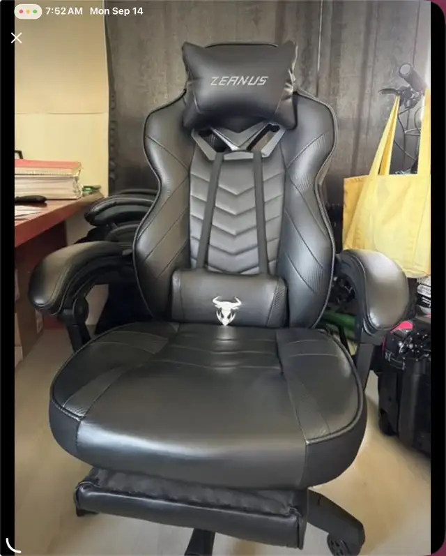 ZEANUS BLACK GAMING CHAIR WITH FOOTREST