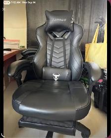 ZEANUS BLACK GAMING CHAIR WITH FOOTREST