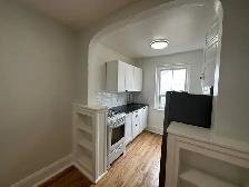 YONGE   EGLINTON CHARMING 1 BEDROOM   1 MONTH FREE - Photo 4