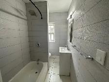 YONGE   EGLINTON CHARMING 1 BEDROOM   1 MONTH FREE - Photo 6