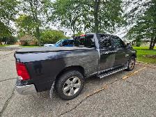 2017 Ram 1500 SLT Crew Cab - Photo 3