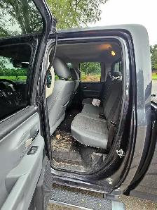 2017 Ram 1500 SLT Crew Cab - Photo 6