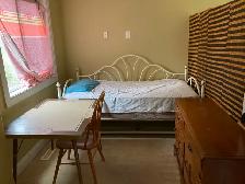 Ritchie area (close to UA & 82 Ave.), bedrooms for RENT - Photo 5