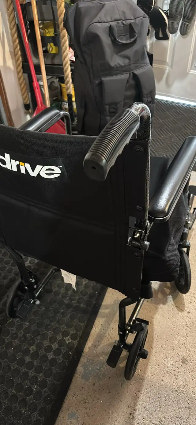 Drive wheelchair