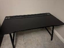 GAMING/OFFICE DESK