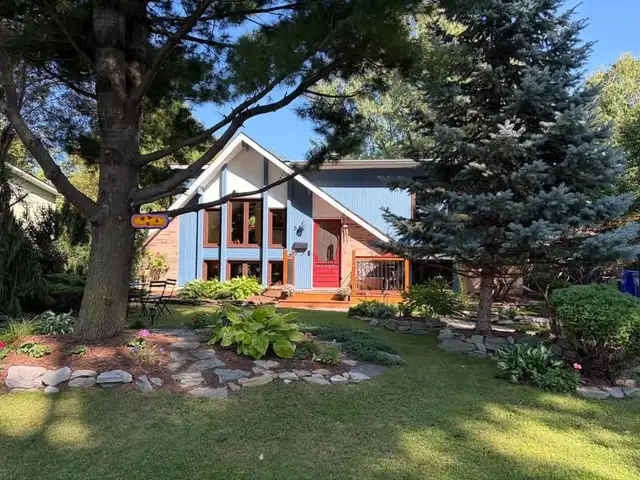 Stunning 4 bedroom 2 bathroom home with large fenced garden