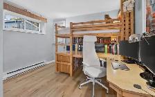 Stunning 4 bedroom 2 bathroom home with large fenced garden - Photo 10