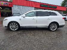 2012 Lincoln MKT 7 Passanger AWD - Photo 3