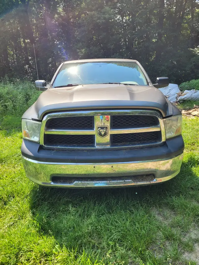 !!!!!!   2011 DODGE RAM 1500 4 DOOR CREWCAB 4X4   !!!!