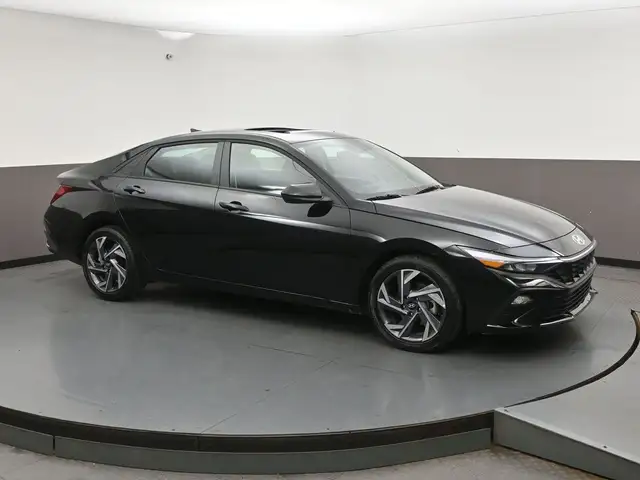 2026 Hyundai Elantra Preferred Tech Bluelink, Sunroof, Apple/And