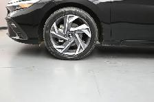 2026 Hyundai Elantra Preferred Tech Bluelink, Sunroof, Apple/And - Photo 13