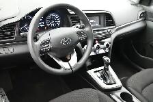 2020 Hyundai Elantra Essential Heated Seats, Backup Camera, LOW - Photo 5