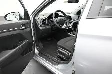 2020 Hyundai Elantra Essential Heated Seats, Backup Camera, LOW - Photo 12