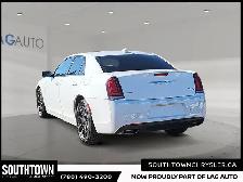 2018 Chrysler 300 300S - Photo 4