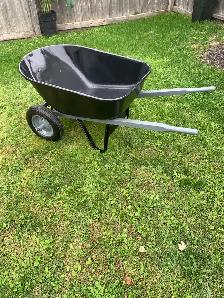Yard works Two wheel wheelbarrow