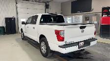 2019 Nissan Titan - Photo 3