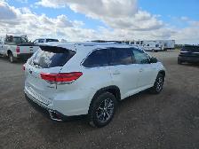 2019 Toyota Highlander Hybrid - Photo 4