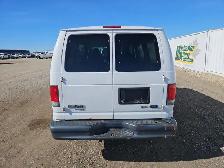2014 Ford E-350 - Photo 6