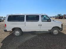 2014 Ford E-350 - Photo 7
