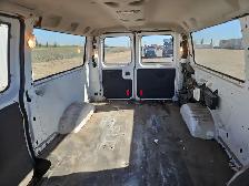 2014 Ford E-350 - Photo 29