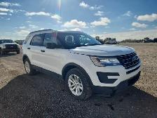 2017 Ford Explorer - Photo 2