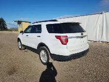 2017 Ford Explorer - Photo 3