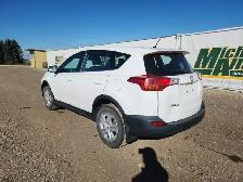 2015 Toyota RAV4 - Photo 3