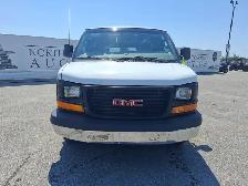 2017 GMC Savana - Photo 2