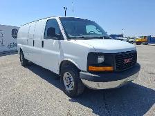 2017 GMC Savana - Photo 3