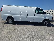2017 GMC Savana - Photo 4
