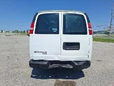 2017 GMC Savana - Photo 6