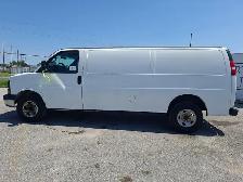 2017 GMC Savana - Photo 8