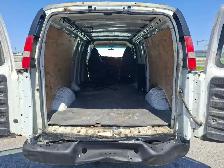 2017 GMC Savana - Photo 17