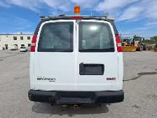 2011 GMC Savana - Photo 6