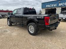 2022 Ford F-350 SD - Photo 11