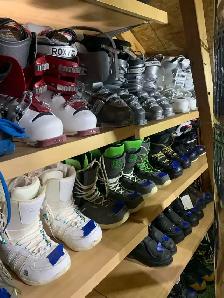 various sizes snowboard/ ski boots and helmets /various prices - Photo 2