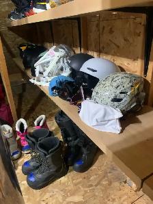 various sizes snowboard/ ski boots and helmets /various prices - Photo 5