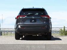 2025 TOYOTA RAV4 | XLE | AWD | SUNROOF | LOW KM & WARRANTY - Photo 5