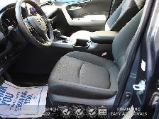 2025 TOYOTA RAV4 | XLE | AWD | SUNROOF | LOW KM & WARRANTY - Photo 8