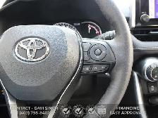 2025 TOYOTA RAV4 | XLE | AWD | SUNROOF | LOW KM & WARRANTY - Photo 12