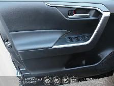 2025 TOYOTA RAV4 | XLE | AWD | SUNROOF | LOW KM & WARRANTY - Photo 17