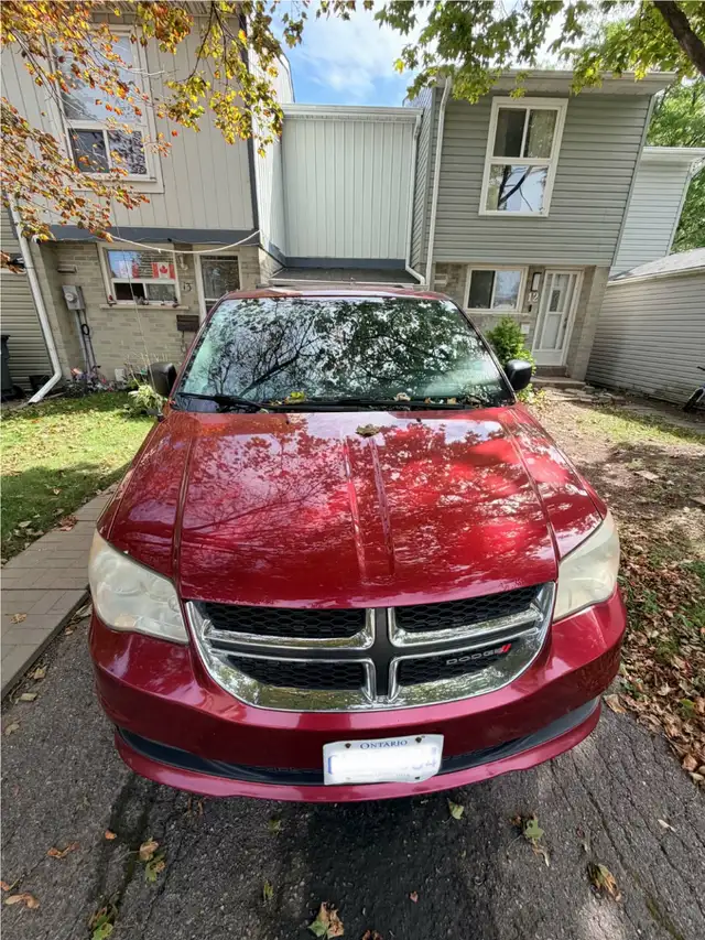 2014 Dodge Grand Caravan SXT 221,462 Km $5500