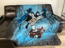 Ensemble de draps et deco Batman pour enfant.
