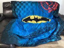 Ensemble de draps et deco Batman pour enfant. - Photo 2