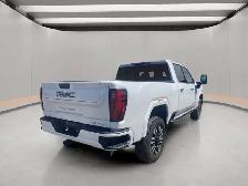 2024 GMC Sierra 3500 Denali Ultimate. 6.6L V8 4WD. Crew Cab Leat - Photo 20