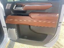 2024 GMC Sierra 3500 Denali Ultimate. 6.6L V8 4WD. Crew Cab Leat - Photo 21
