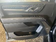 2024 GMC Yukon XL Denali. 6.2L V8 4WD. Leather Sunroof HUD - Photo 4