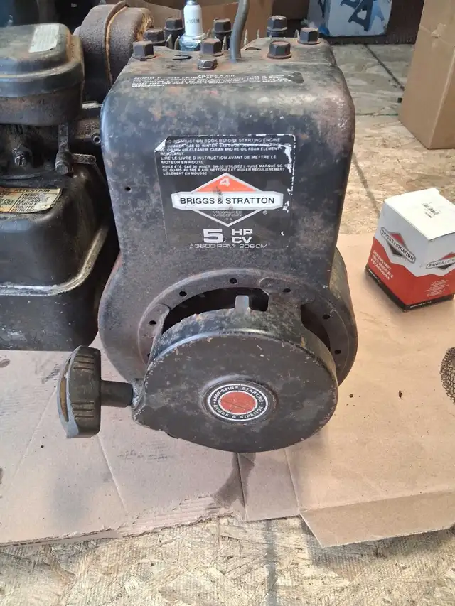 Very Good Briggs and Stratton 5hp Engine & a new starter clutch.